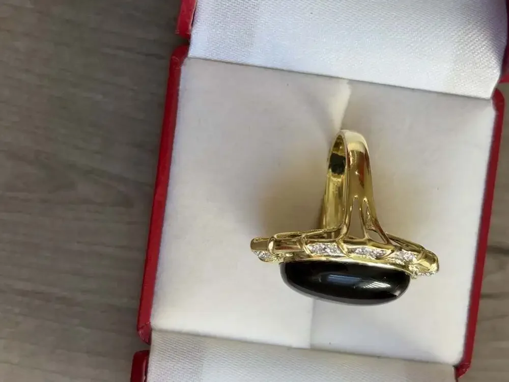 Vintage 14K Yellow Gold Oval Cabochon Black Onyx and Diamond Statement Cocktail
